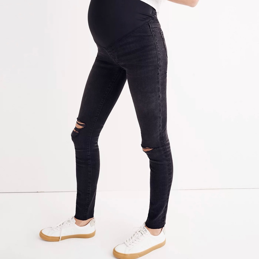 Maternity jeans size 27